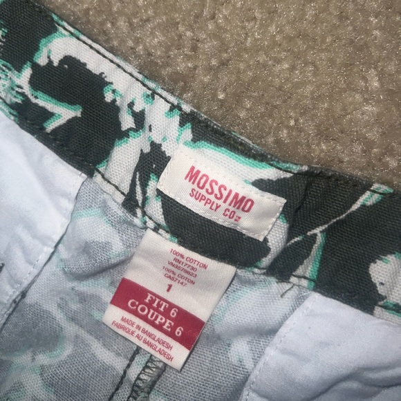 Mossimo Gray, White & Green Floral Jean shorts size 1 - Picture 6 of 9